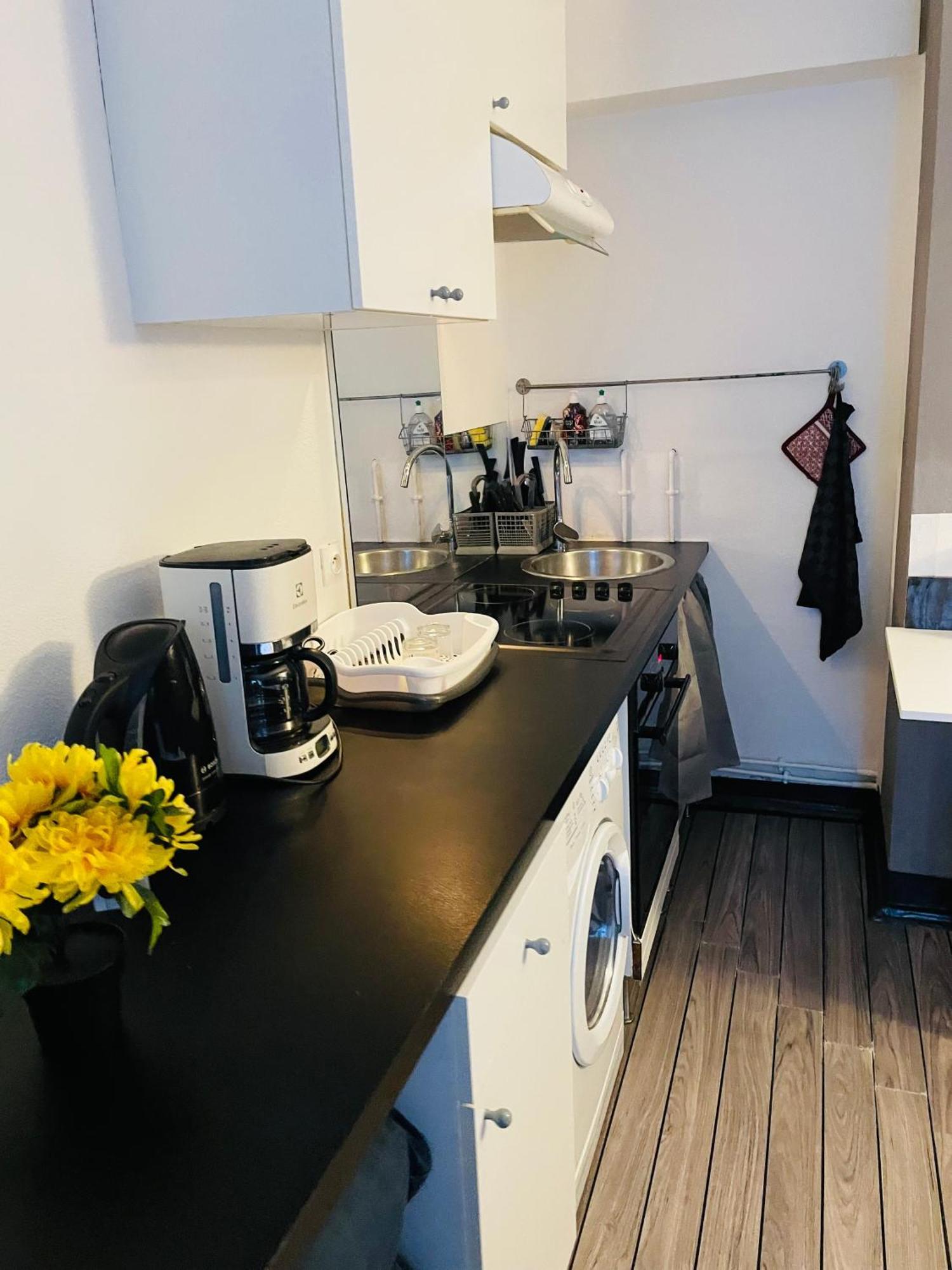 Comfortable Studio In Клиши Экстерьер фото